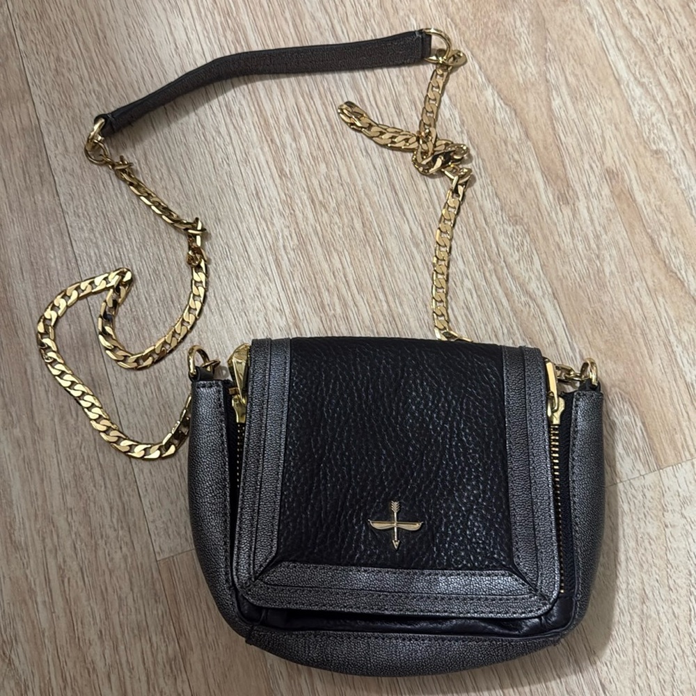 Pour La Victoire cross body bag
